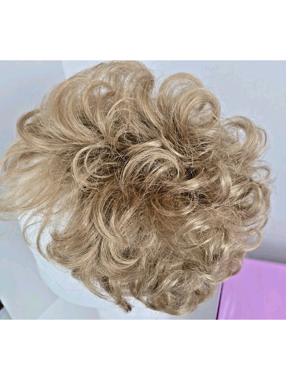 Paula Young Wig Blair Average Honey Blond 18/22 WhisperLite Wig - Picture 5 of 6